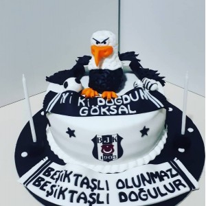 Şeker Hamurlu Pasta Beşiktaş Temalı 12 Kişilik